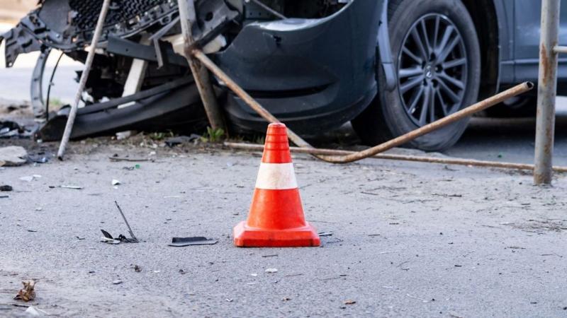 Karambol történt a 6-os főúton! Tűzoltók sietnek Mecseknádasd irányába, hogy segítsenek a baleset helyszínén.