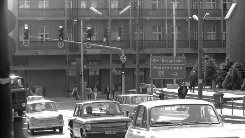 Hatezer forintért megszerezheted a B-kategóriás jogosítványt, viszont néha előfordul, hogy a sebességváltó a kezünkben ragad.