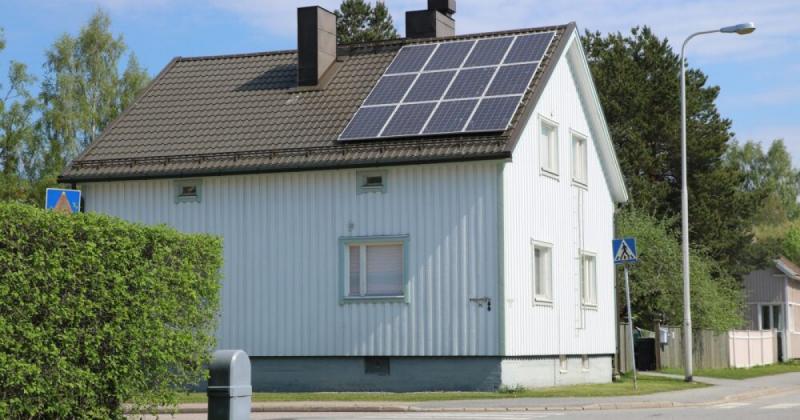 Egyedi megfogalmazásban: Az állam támogatást nyújthat a napelemes rendszereket üzemeltető háztartásoknak energiatároló berendezések beszerzéséhez.