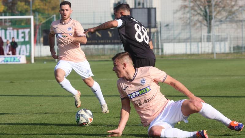 Az igen! Még a kettős emberhátrány ellenére is sikerült betalálnia a Szentlőrinc csapatának.