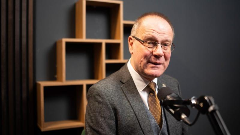 „Az ingatlanok nem válnak értéktelenné, csupán az áraik szenvednek csökkenést” – nyilatkozta Na.