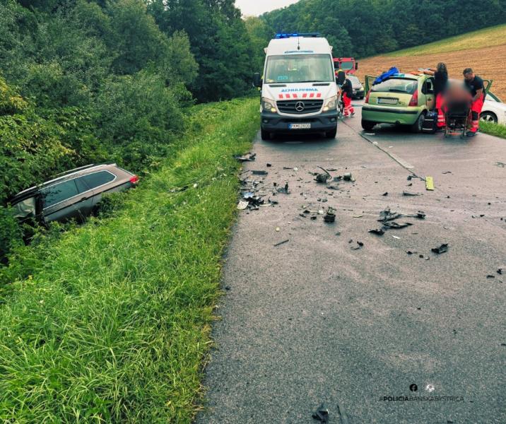 BALESET: Egy Citroen és egy VW Passat frontális ütközése történt, amely következtében négy személy sérült meg, köztük egy fiatal lány is.