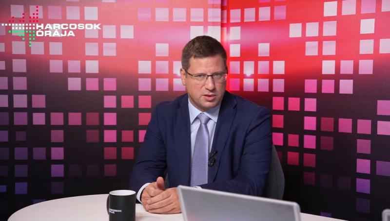 Háborús veszélyhelyzet: Gulyás Gergely szokatlanul fontos bejelentést tett a következő évi választásokkal összefüggésben.