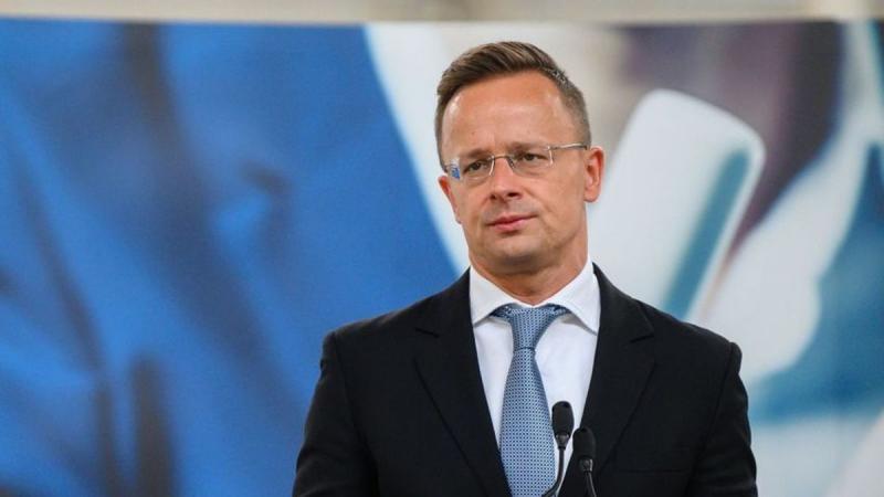 Szijjártó Péter kemény szavakkal válaszolt Karácsony Gergely brüsszeli ténykedésére, amely sokak számára csalódást okozott.