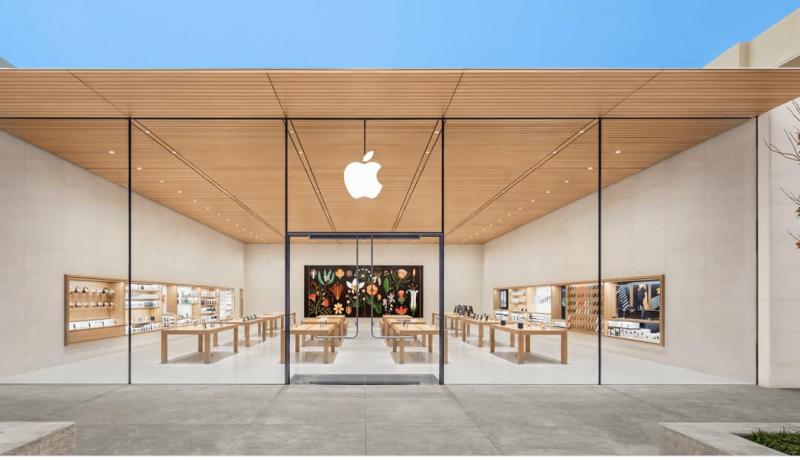 Egy új korszak kezdődik az Apple világában: eltűnik egy ikonikus felirat a termékek mellől.
