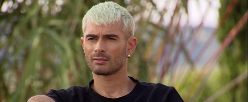 ByeAlex hatalmas dühvel küldött üzenetet a Parlamentnek, feszültséggel teli szavakat zúdítva rájuk. Az énekes teljesen kiakadt, érzelmei a tetőfokára hágtak.