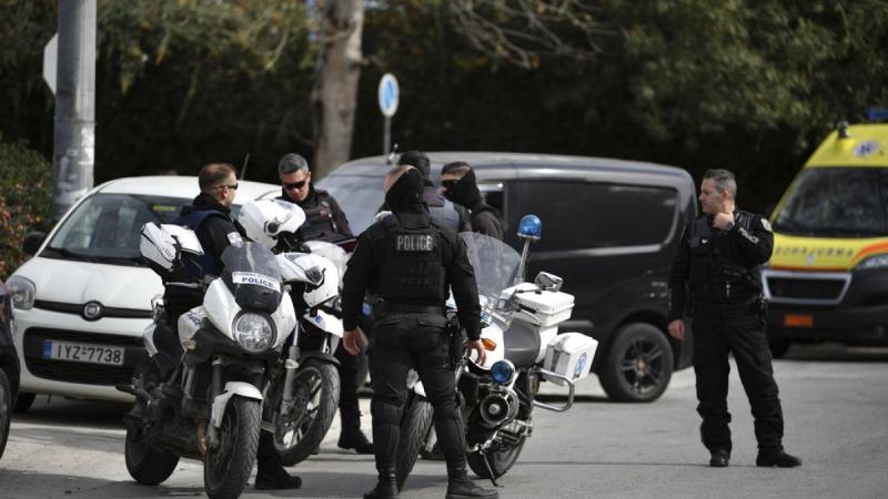 Legalább két ember életét vesztette a maffiacsaládok közötti brutális összecsapás során Krétán.