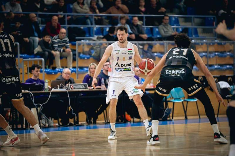 Futni és küzdeni szükséges a pályán a Kaposvár csapata ellen!